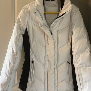 Calvin Klein Women’s Size medium ski jacket